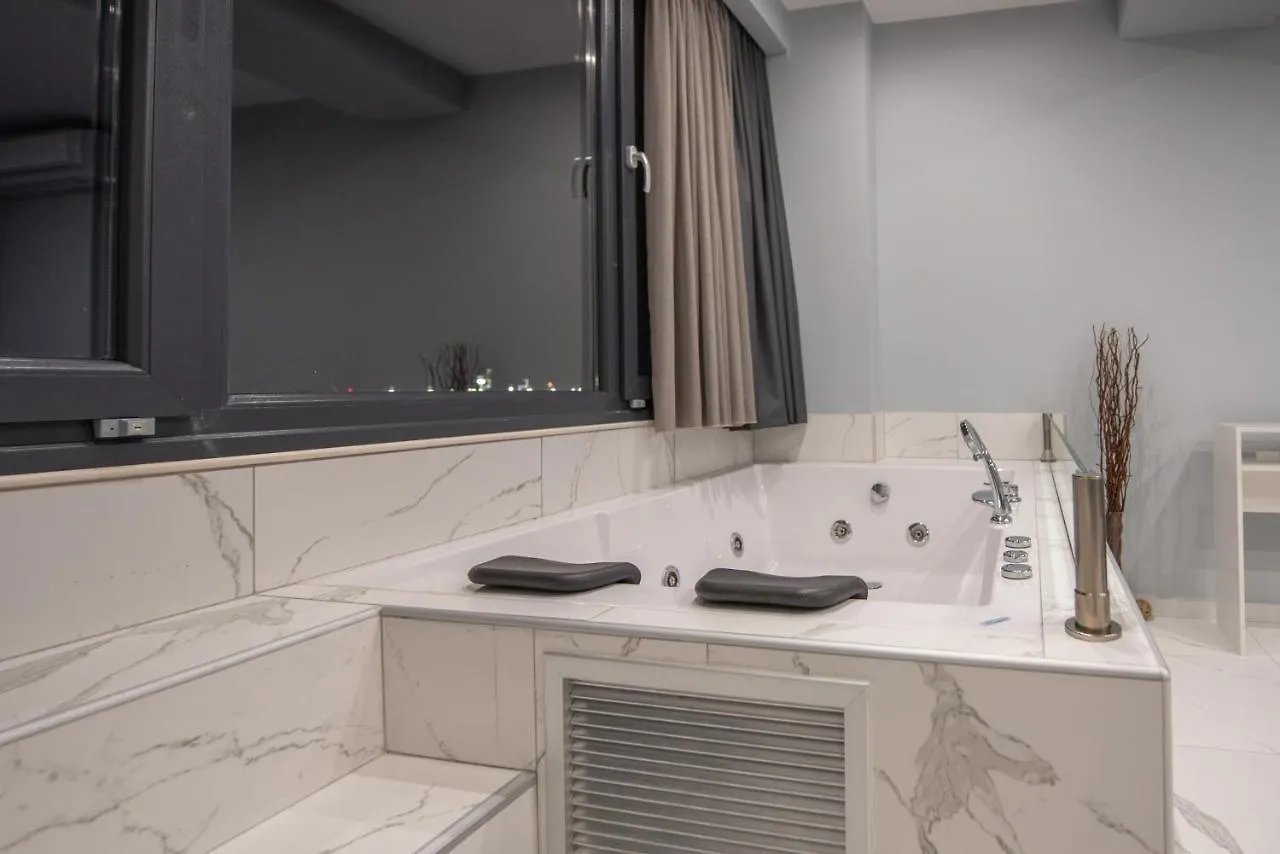 Sea & City Luxury Suite Thessaloniki